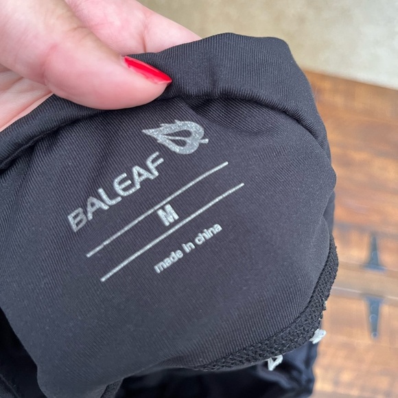 Baleaf Women's Classic Black Bike Shorts With Pockets - Picture 3 of 3